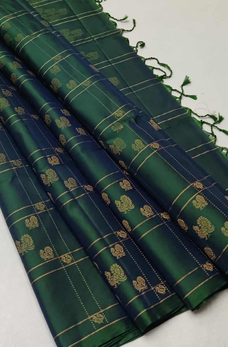Classic Peacock Green Elegance Handloom Soft Silk Saree SS25876