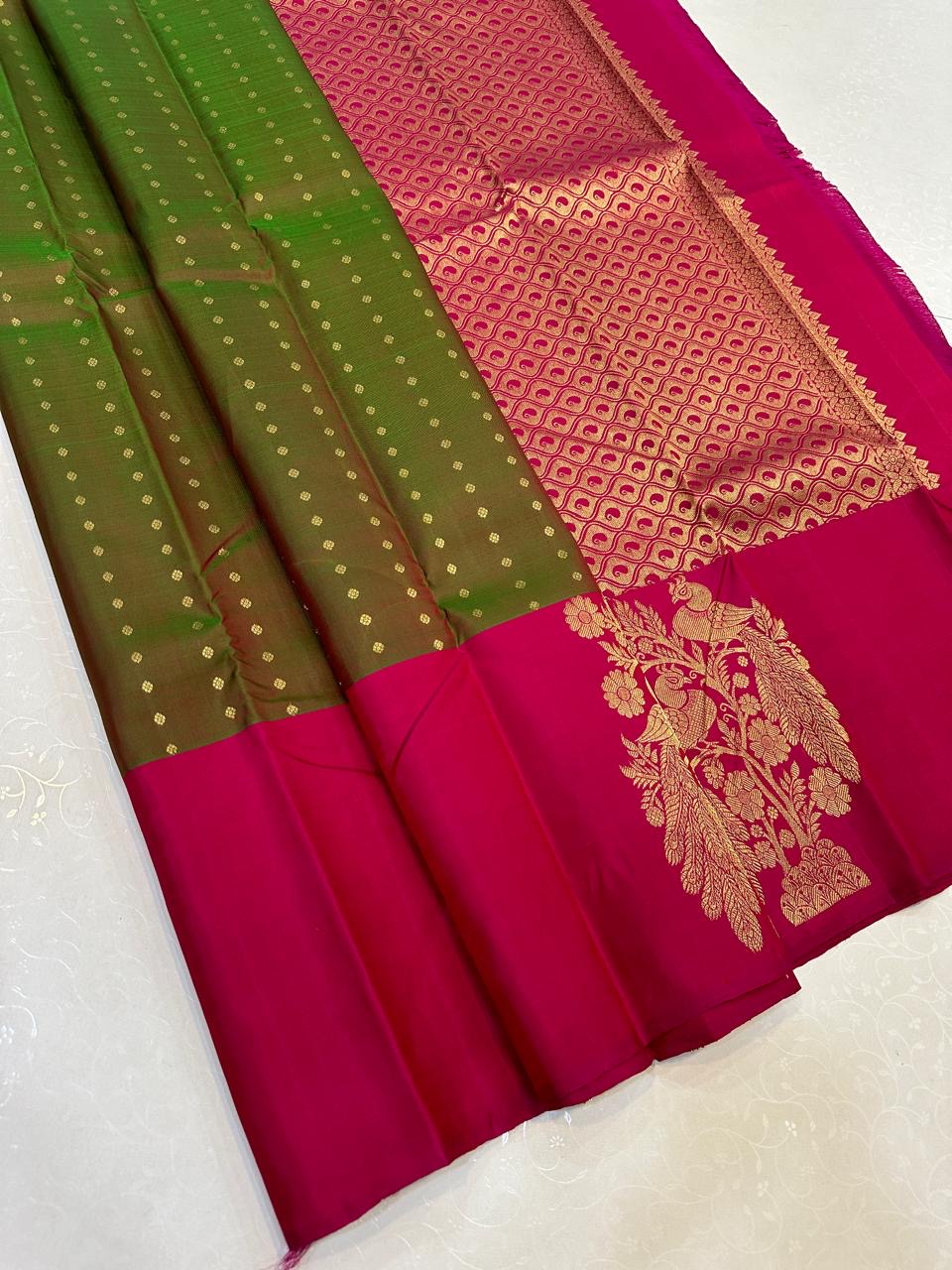 Classic Olive Green & Dark Pink Elegance Kanchipuram Handloom Silk Saree SS25339