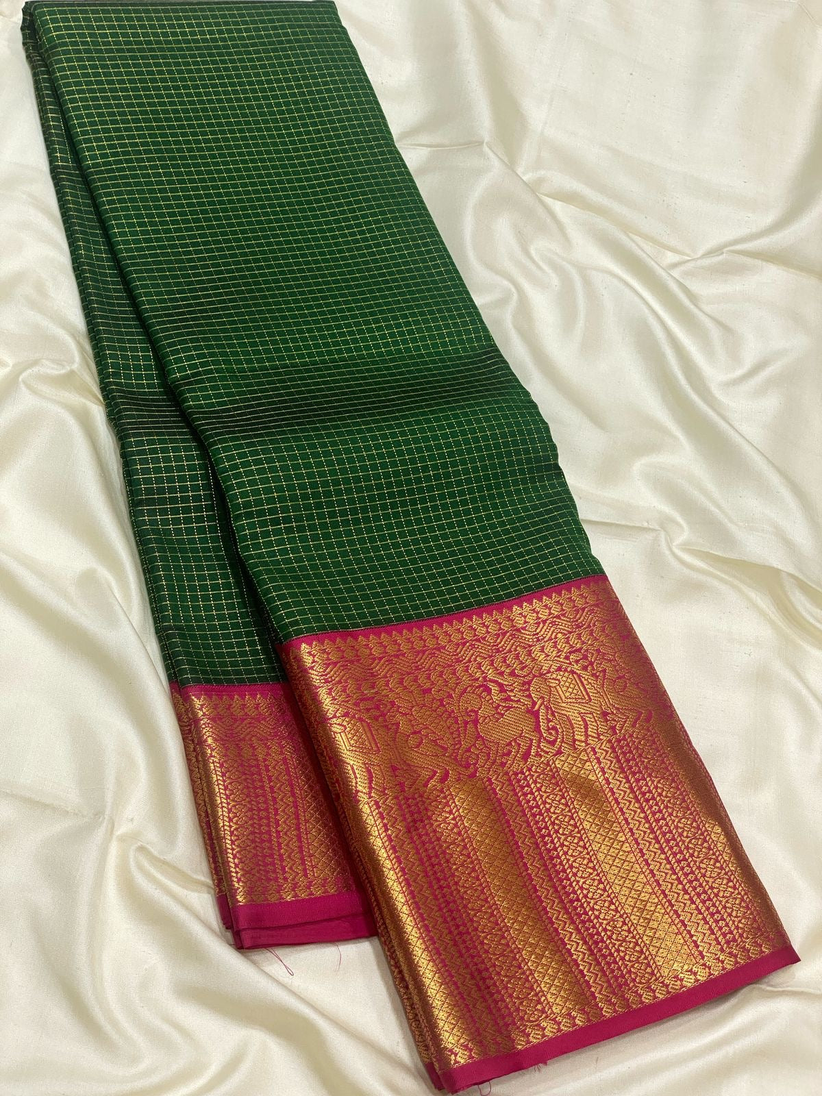 Classic Green & Deep Pink 1gm Zari Vaira Oosi Checks Elegance Kanchipuram Handloom Silk Saree SS25500