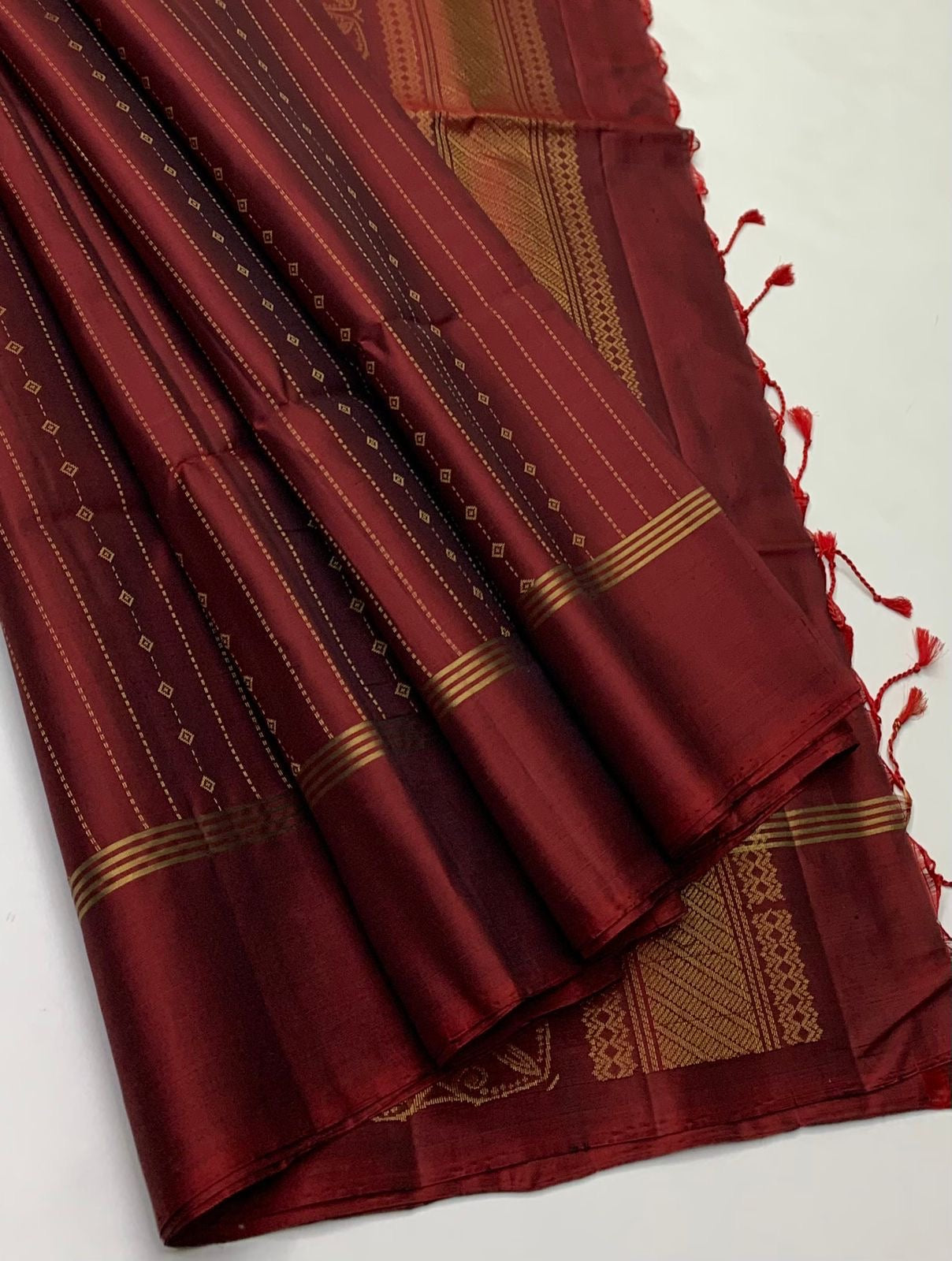 Classic Brown Elegance Handloom Soft Silk Saree SS25655
