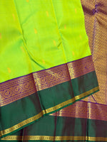 Load image into Gallery viewer, Classic Spring Green &amp; Bluish Violet 2gm Zari Elegance Kanchipuram Handloom Silk Saree SS26923
