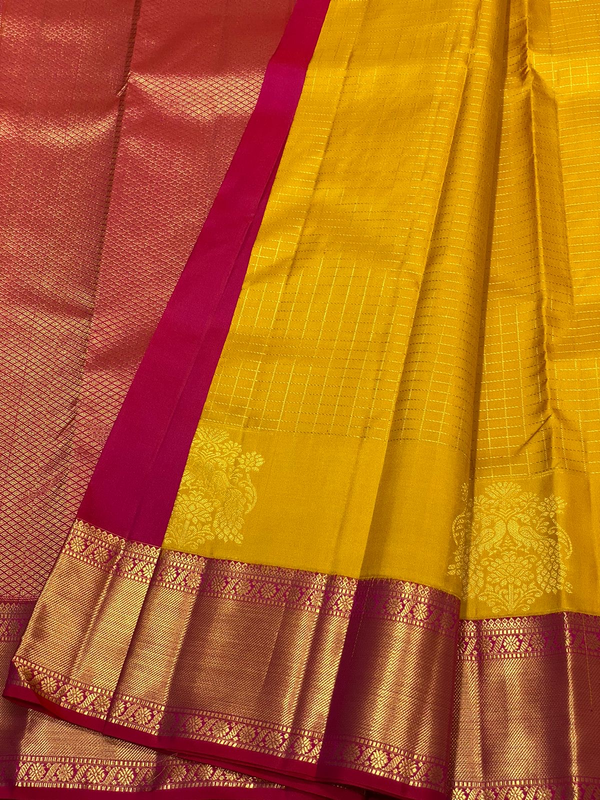 Classic Mustard Yellow & Pink 2gm Zari Vaira Oosi Checks Elegance Kanjivaram Handloom Silk Saree SS23404