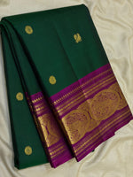 Load image into Gallery viewer, Classic Bottle Green &amp; Cerise Pink 2gm Zari Vintage Elegance Kanchipuram Handloom Silk Saree SS27886
