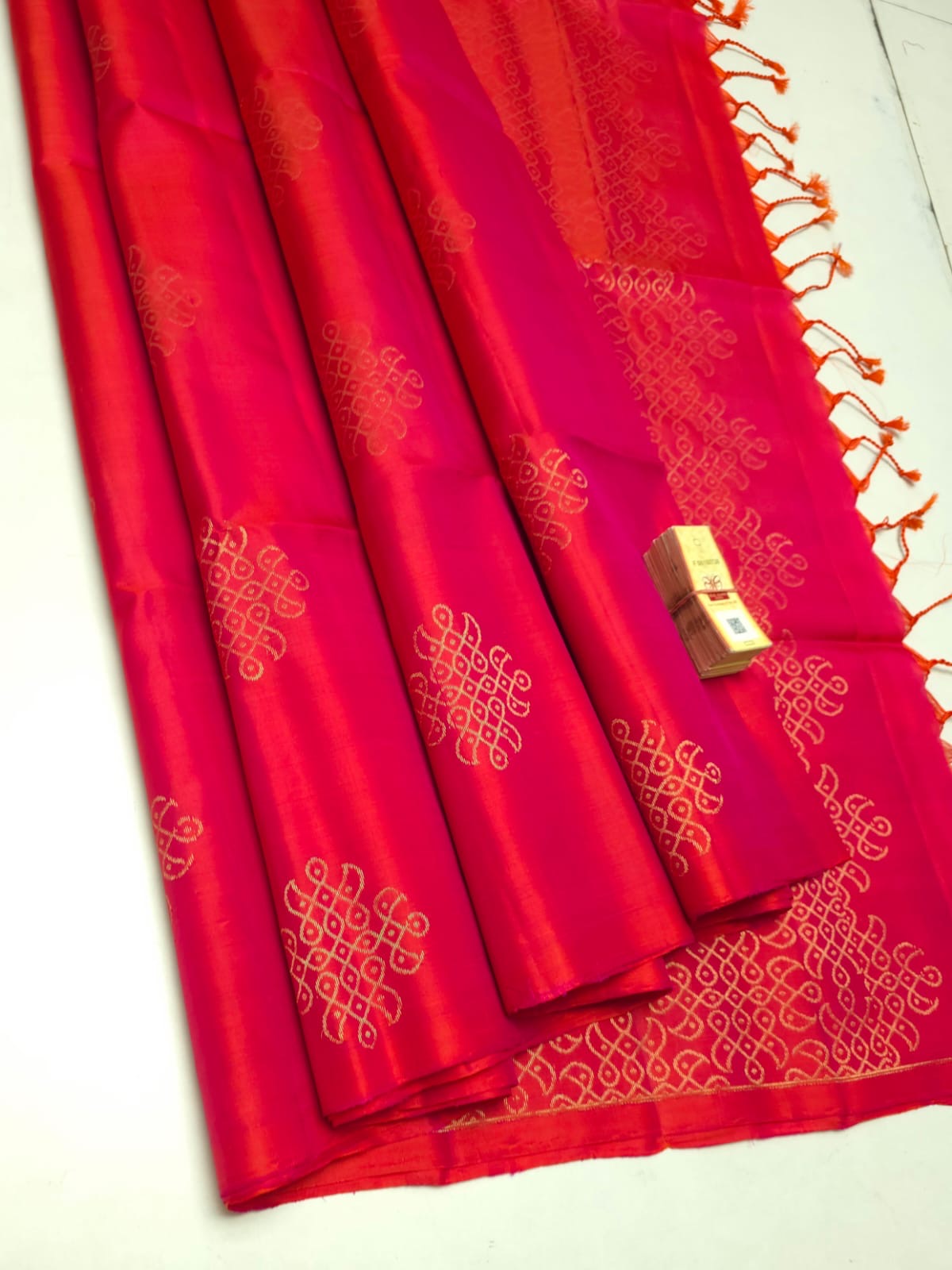 Classic Crimson Rose Red Elegance Handloom Soft Silk Saree SS24188