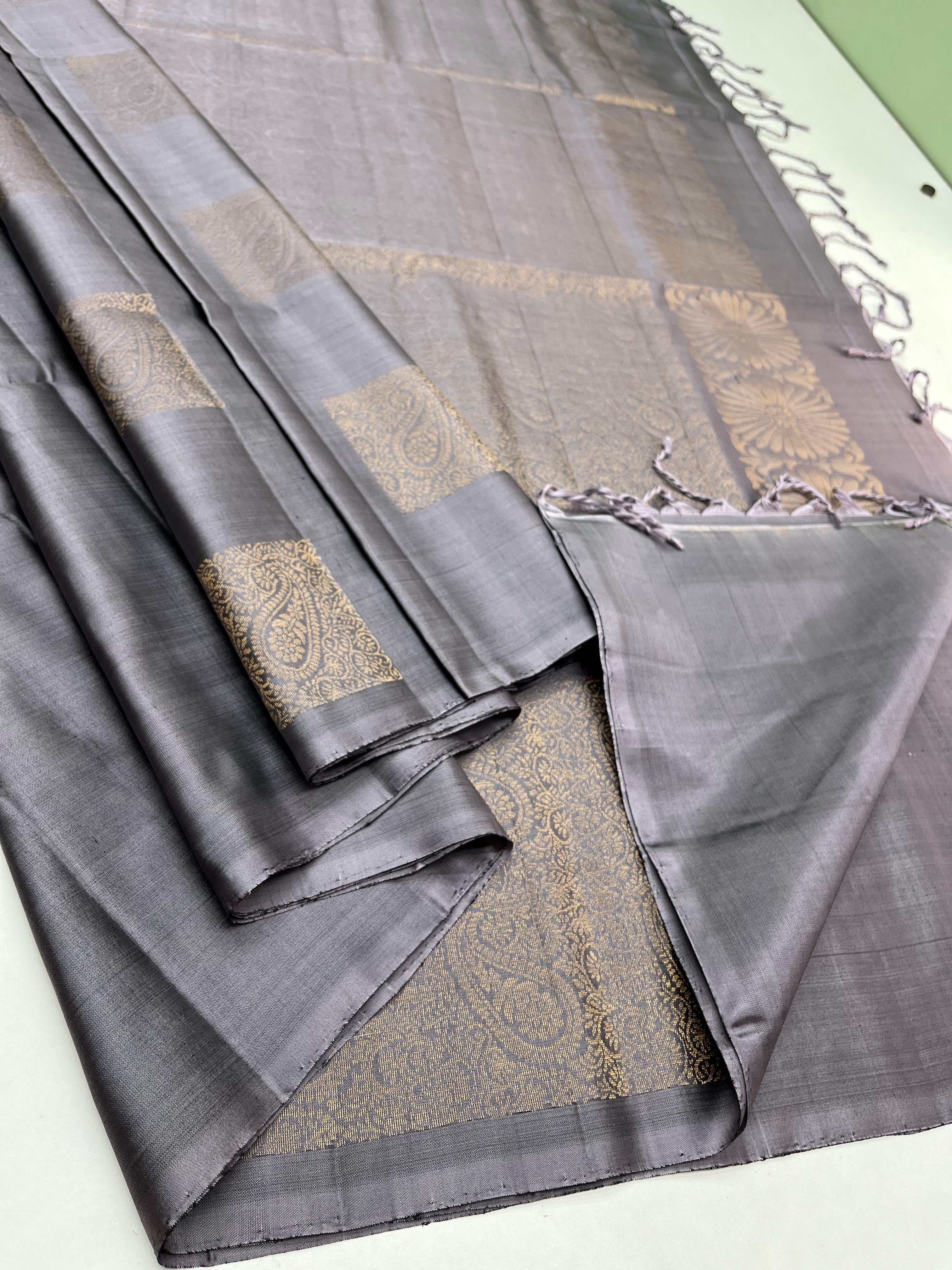 Classic Silver Grey Elegance Handloom Soft Silk Saree SS24151