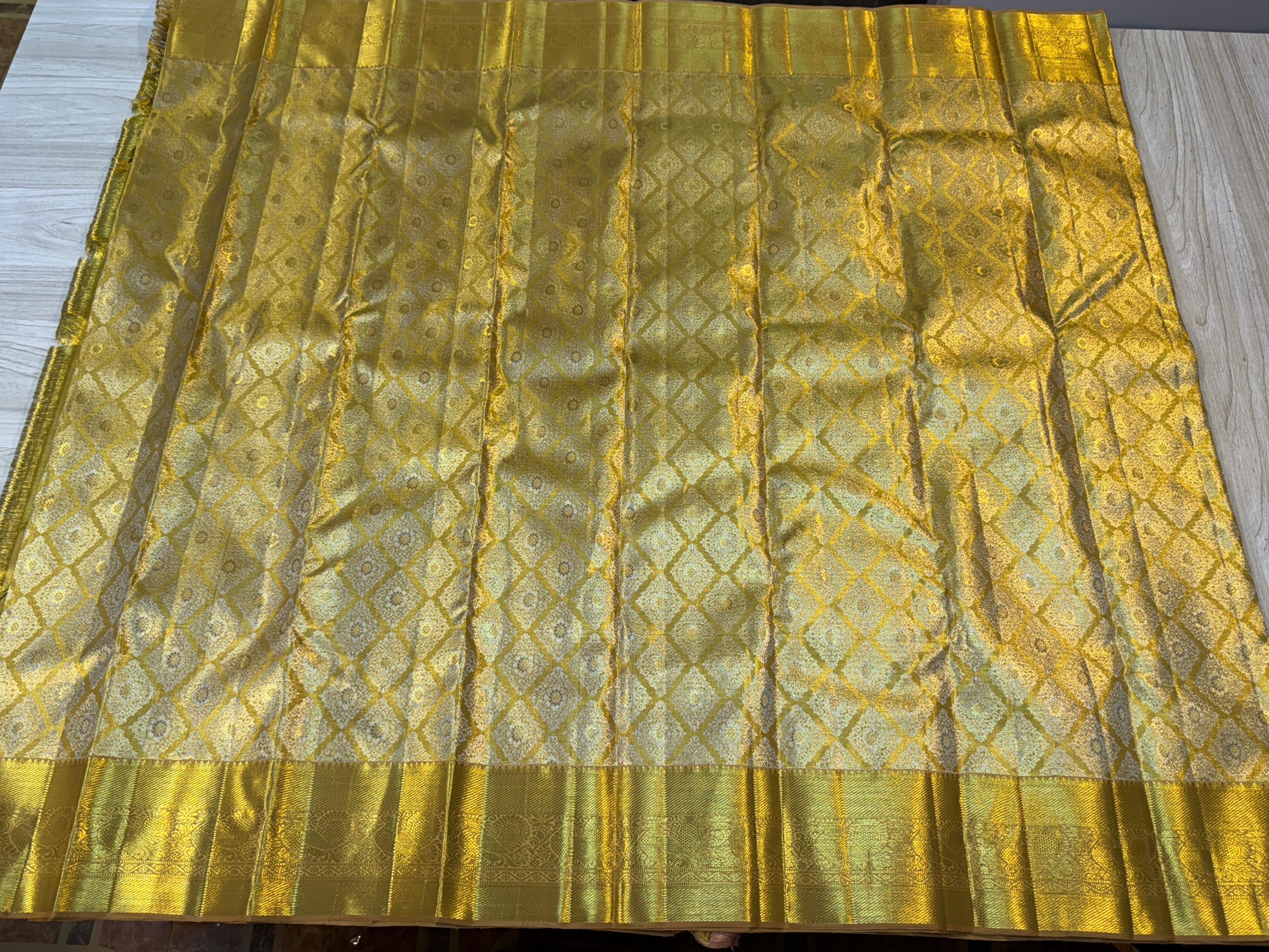 Classic Gold Bridal Elegance Kanchipuram Handloom Silk Saree SS24722