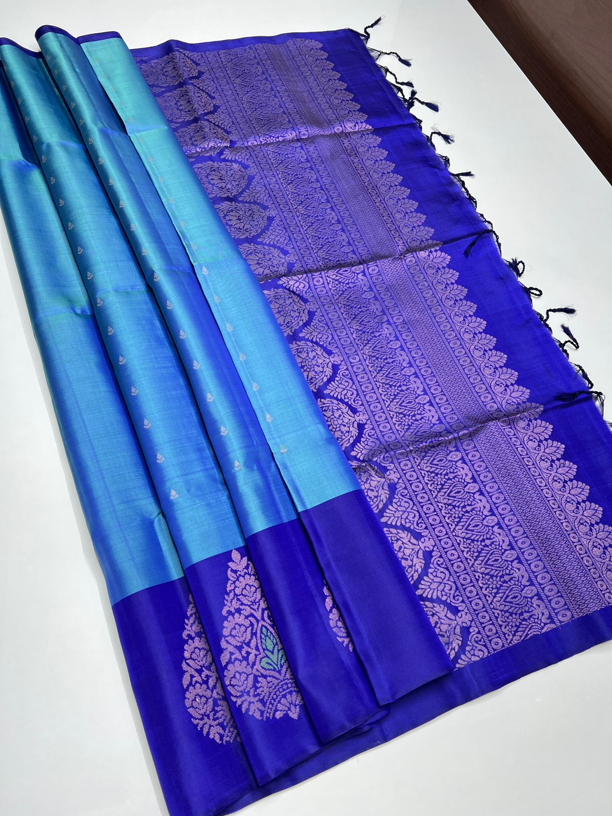 Classic Azure Blue & Navy Blue Elegance Handloom Soft Silk Saree SS26536