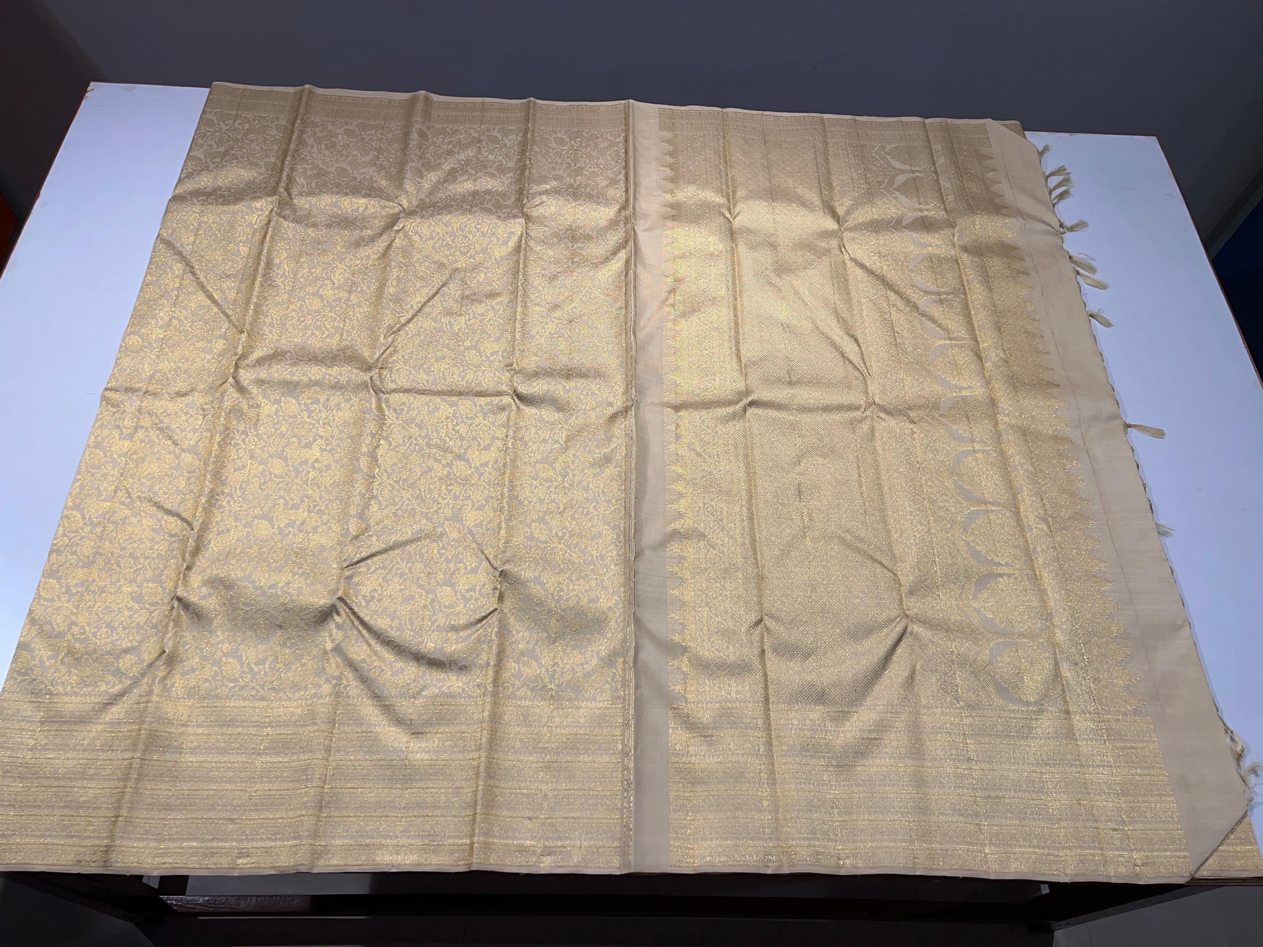 Classic Golden Beige 2gm Zari Bridal Elegance Kanchipuram Handloom Silk Saree SS24023