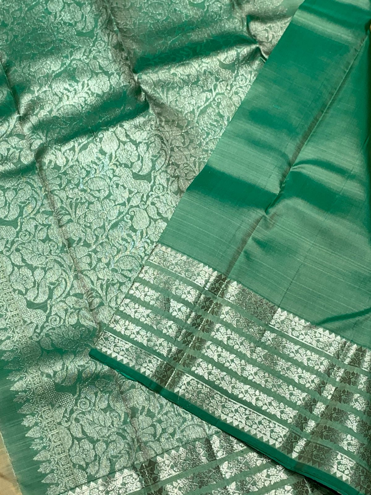 Classic Yellow & Jade Green 2gm Zari Kanchipuram Handloom Silk Saree SS25819