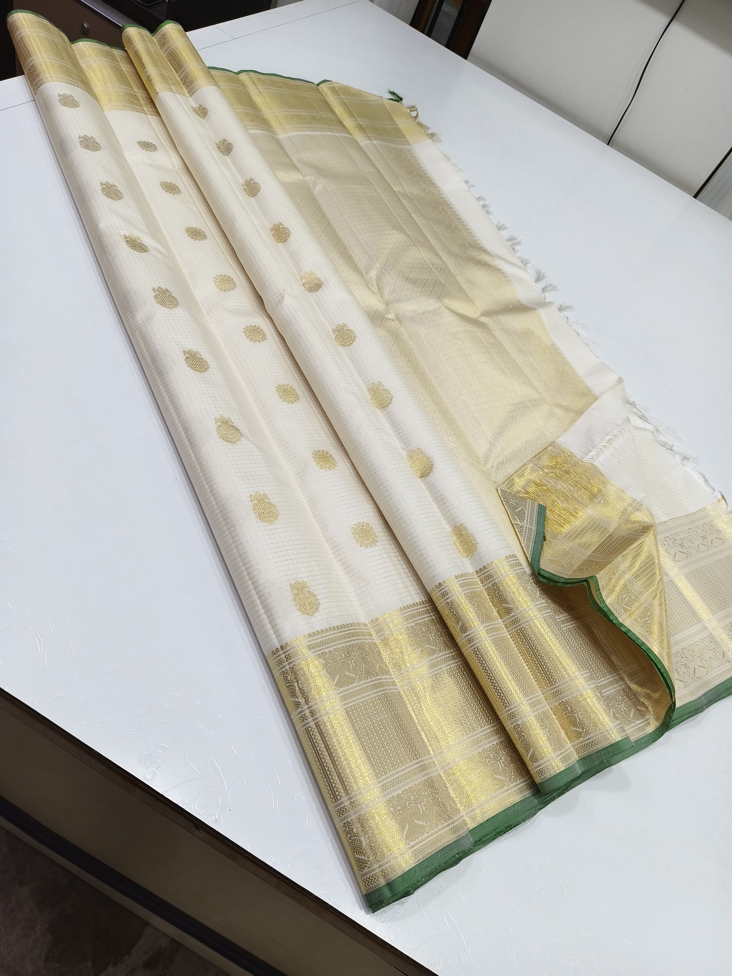 Classic Butter Cream 2gm Zari Bridal Elegance Kanchipuram Handloom Silk Saree SS25222