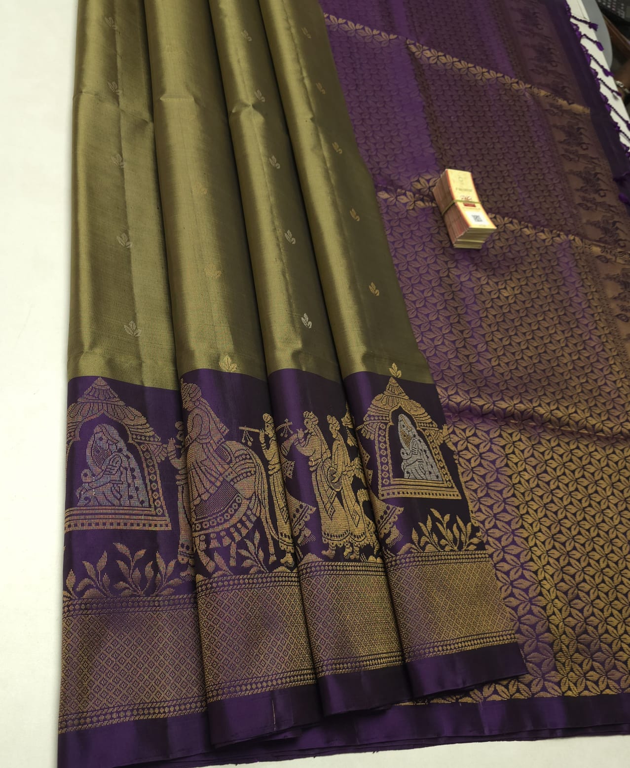 Classic Shimmer Gold & Violet Elegance Handloom Soft Silk Saree SS26633