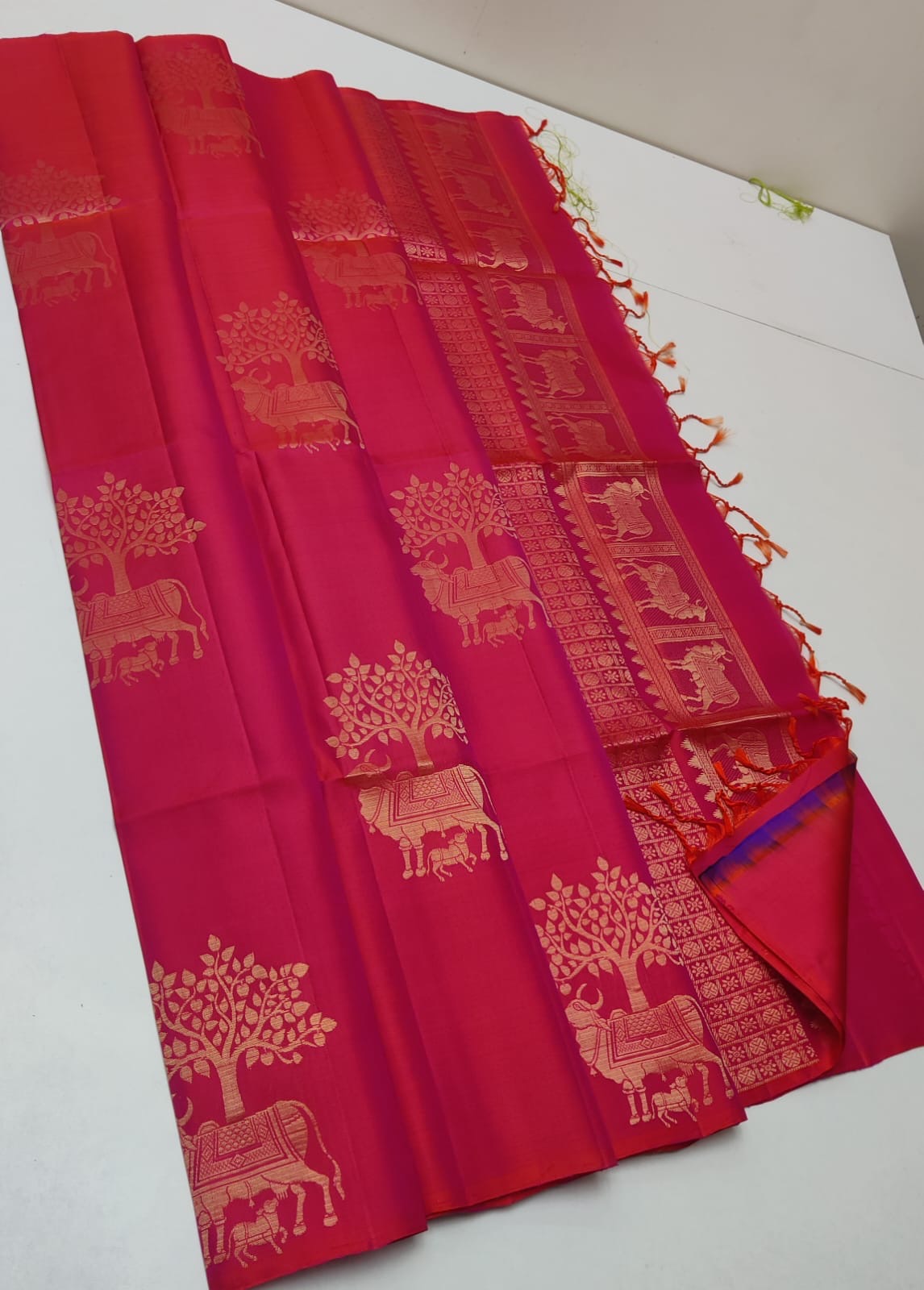 Classic Deep Pink Elegance Handloom Soft Silk Saree SS25423