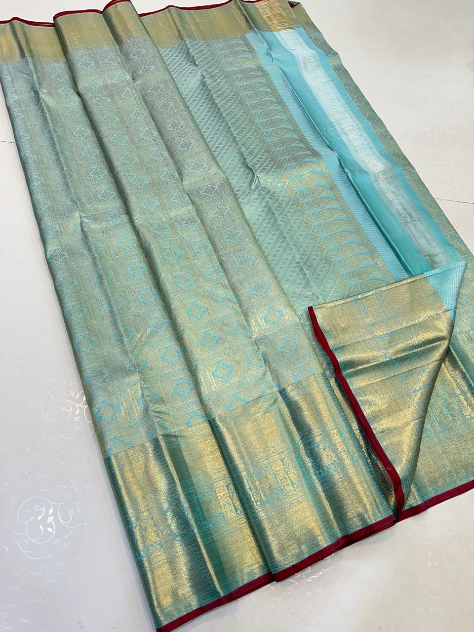 Classic Pastel Ice Blue Elegance Kanchipuram Handloom Silk Saree SS24705