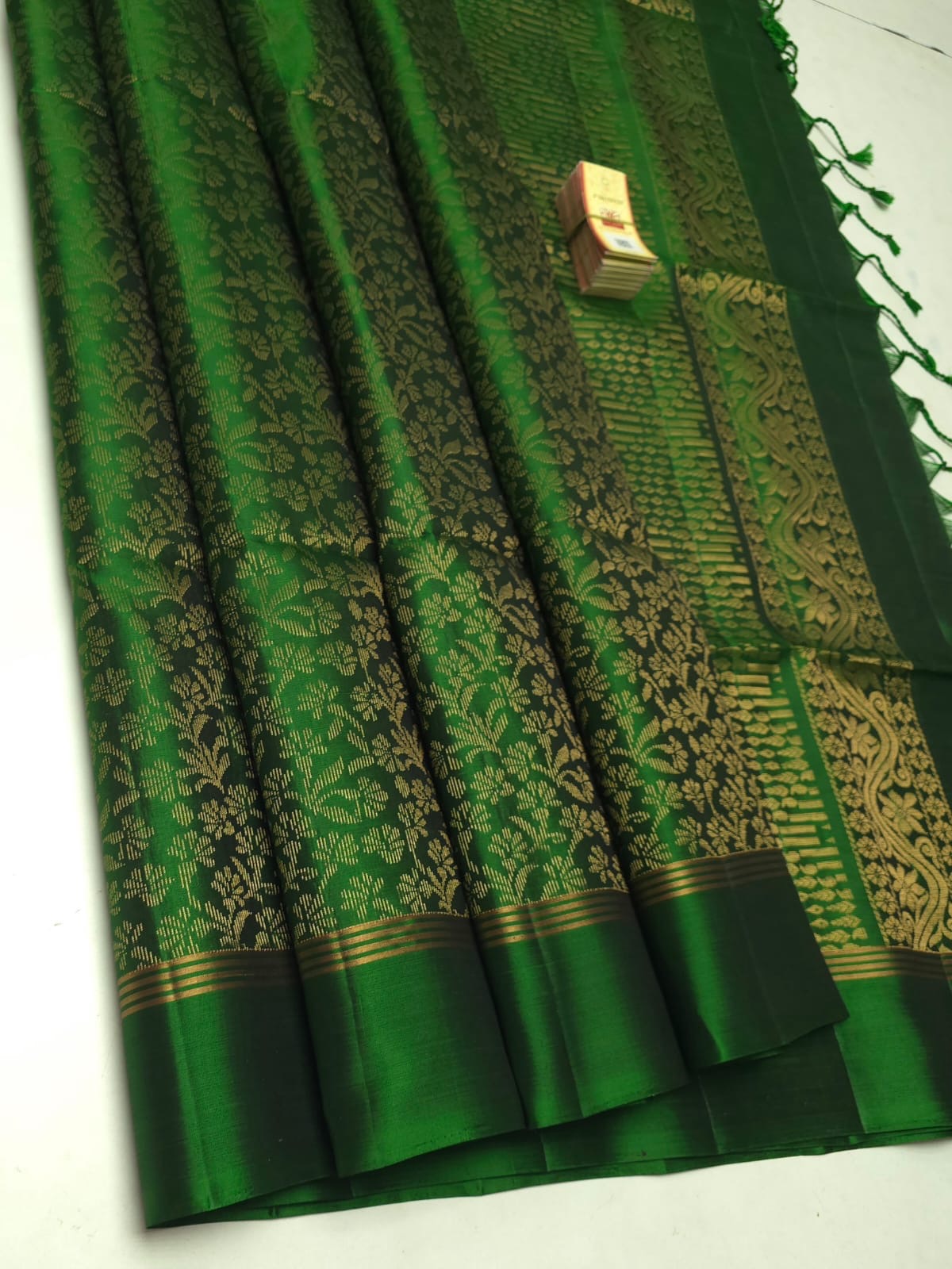 Classic Green Elegance Handloom Soft Silk Saree SS26312