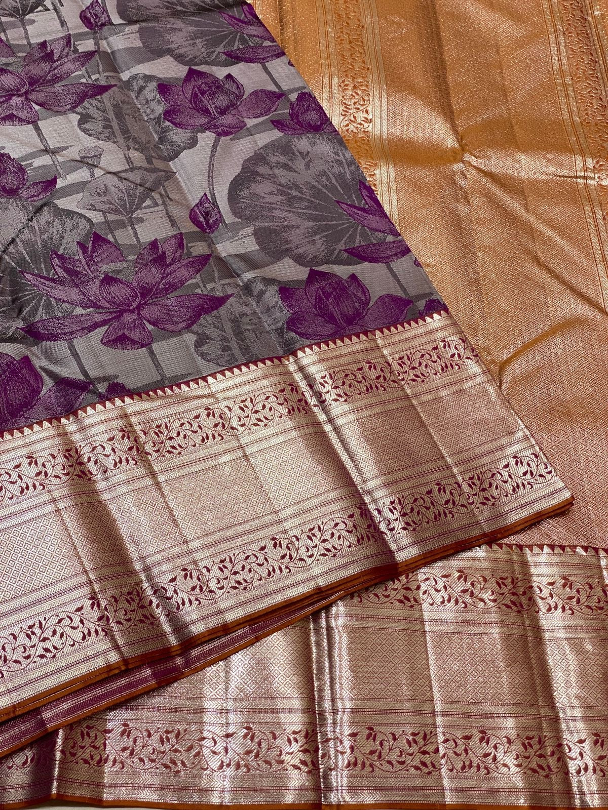Classic Mauve Berry Plum Digital Floral Elegance Kanchipuram Handloom Silk Saree SS21251