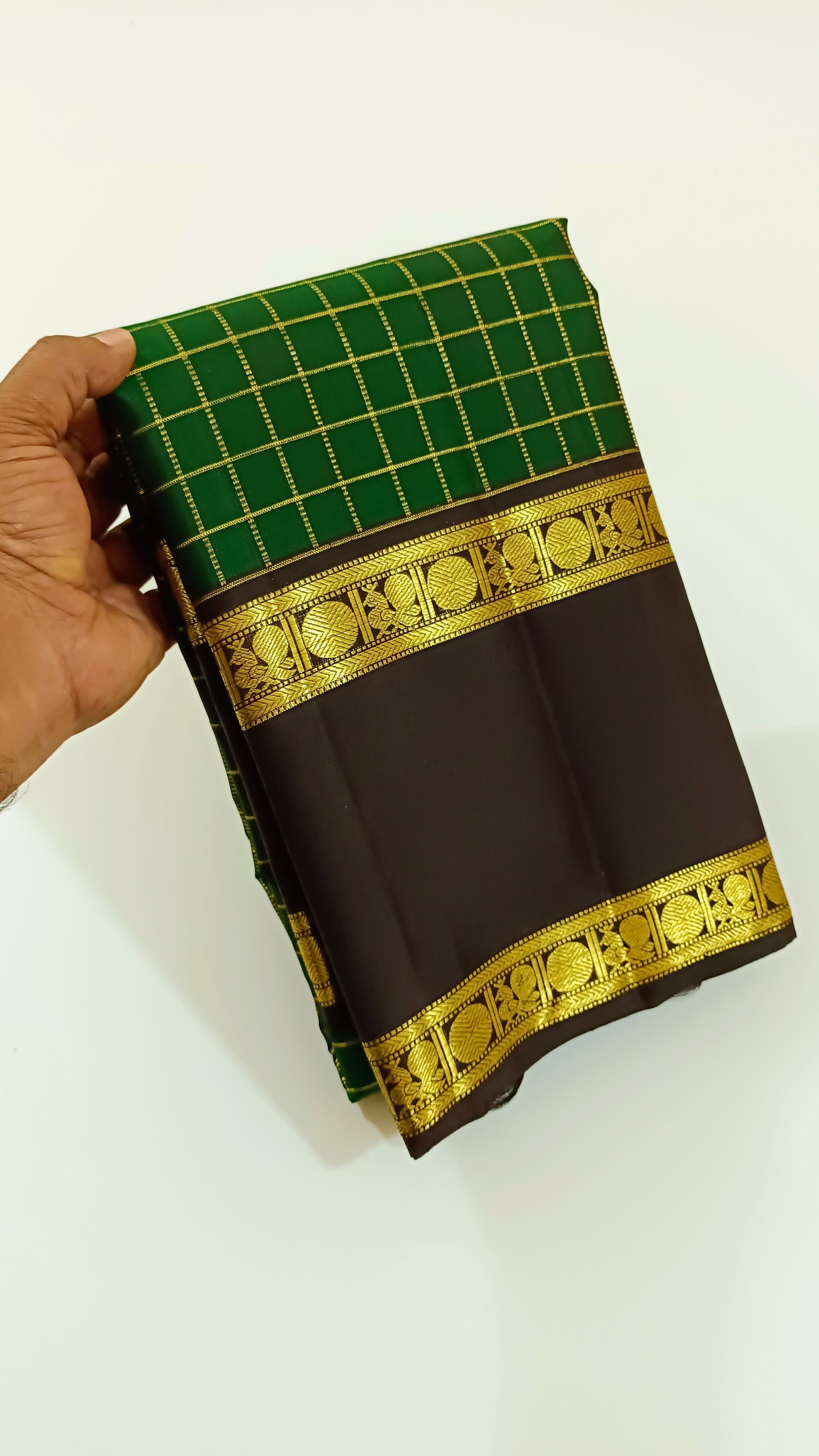 Classic Green & Dark Brown Zari Kattam & Rettai Pet Border Elegance Kanchipuram Handloom Silk Saree SS25337
