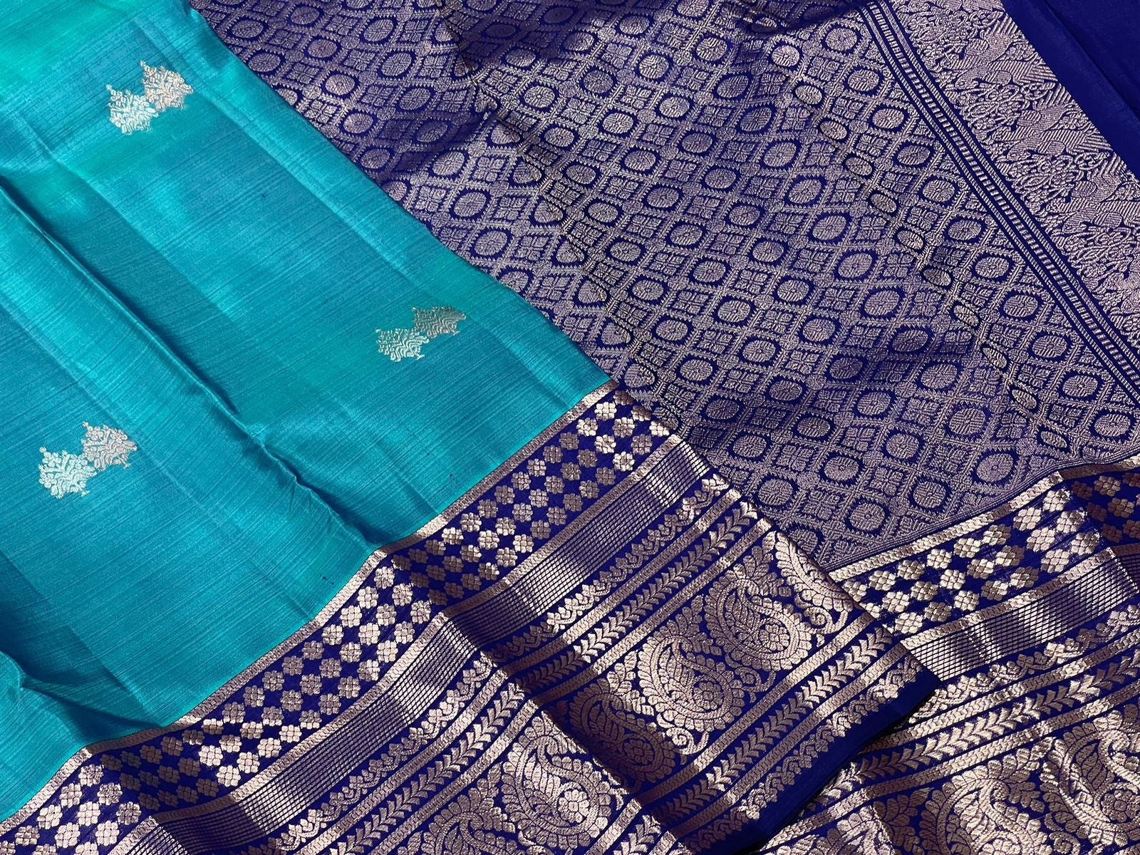 Classic Jade Green 1gm Zari Plain Butta Elegance Kanchipuram Handloom Silk Saree SS23692