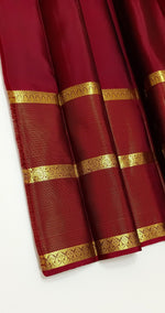 Load image into Gallery viewer, Classic Mustard &amp; Maroon 2gm Zari Vaira Oosi Elegance Kanchipuram Handloom Silk Saree SS25336
