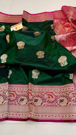 Load image into Gallery viewer, Classic Bottle Green &amp; Pink Elegance Banarasi Handloom Katan Silk Saree SS25420

