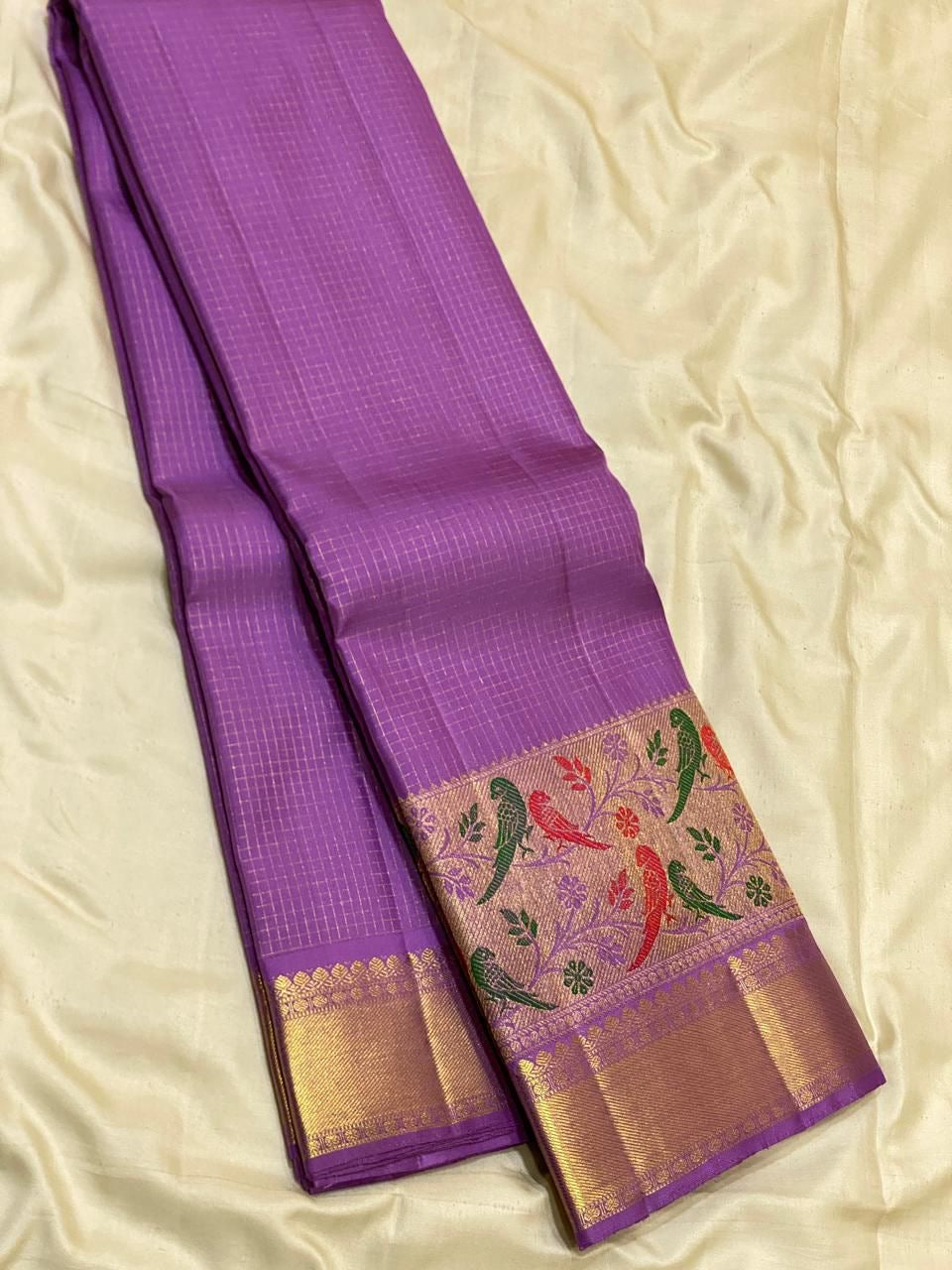 Classic Lilac 2gm Zari Paithani Vaira Oosi Checks Kanchipuram Handloom Silk Saree SS26504