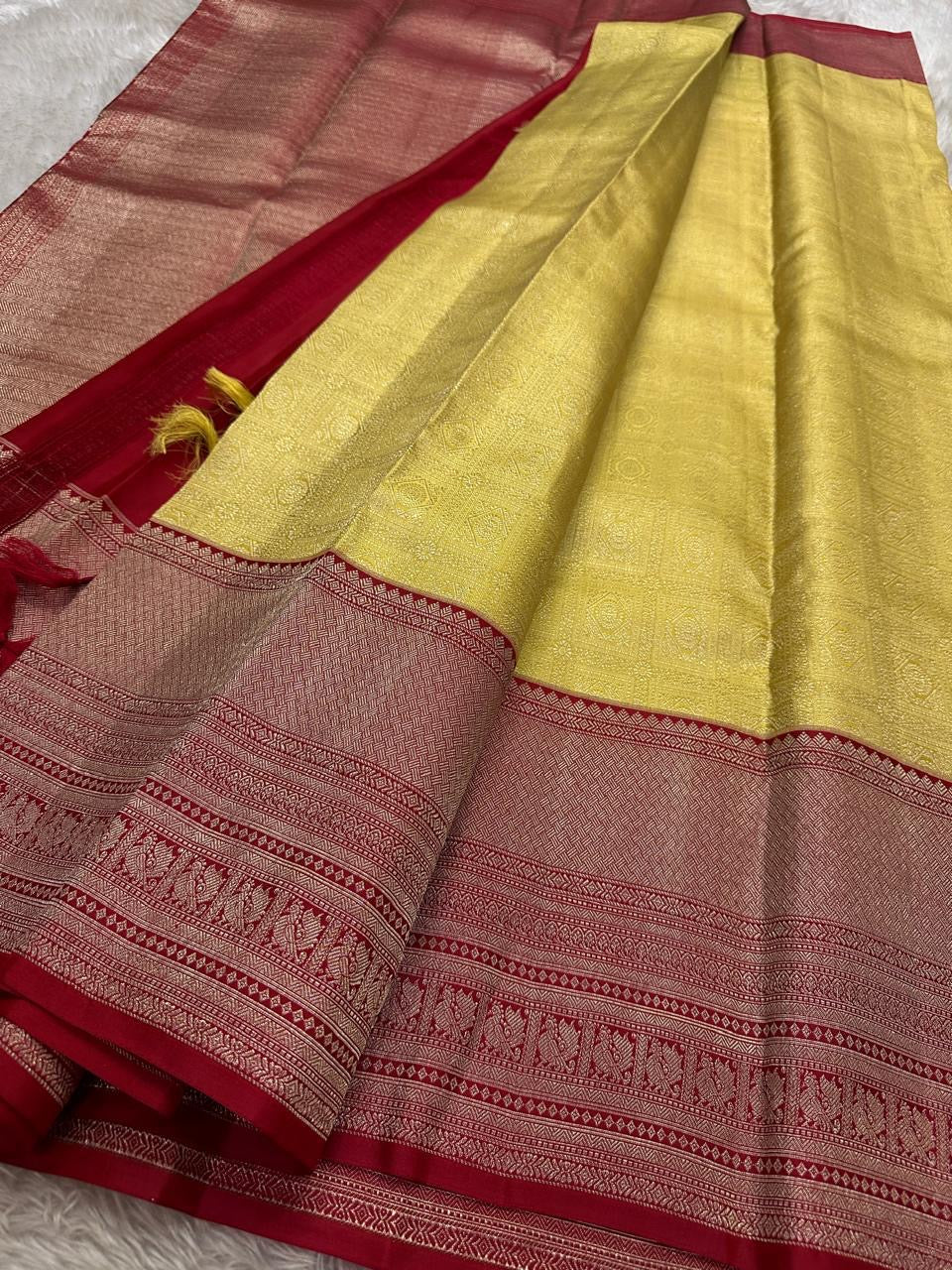 Classic Champagne Tint & Ruby Red Bridal Elegance Kanchipuram Handloom Silk Saree SS26097