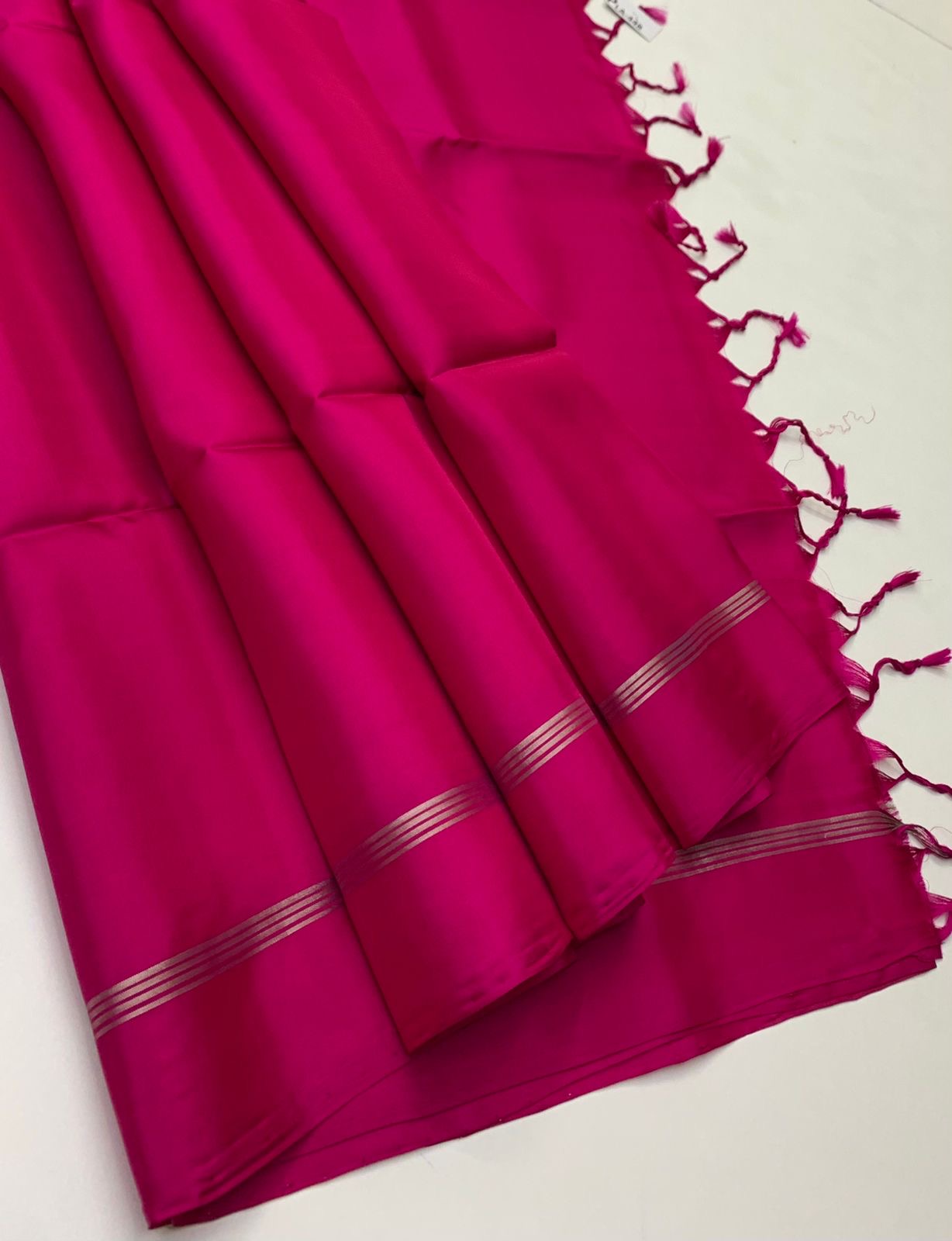 Classic Pink Elegance Plain Handloom Soft Silk Saree SS26142