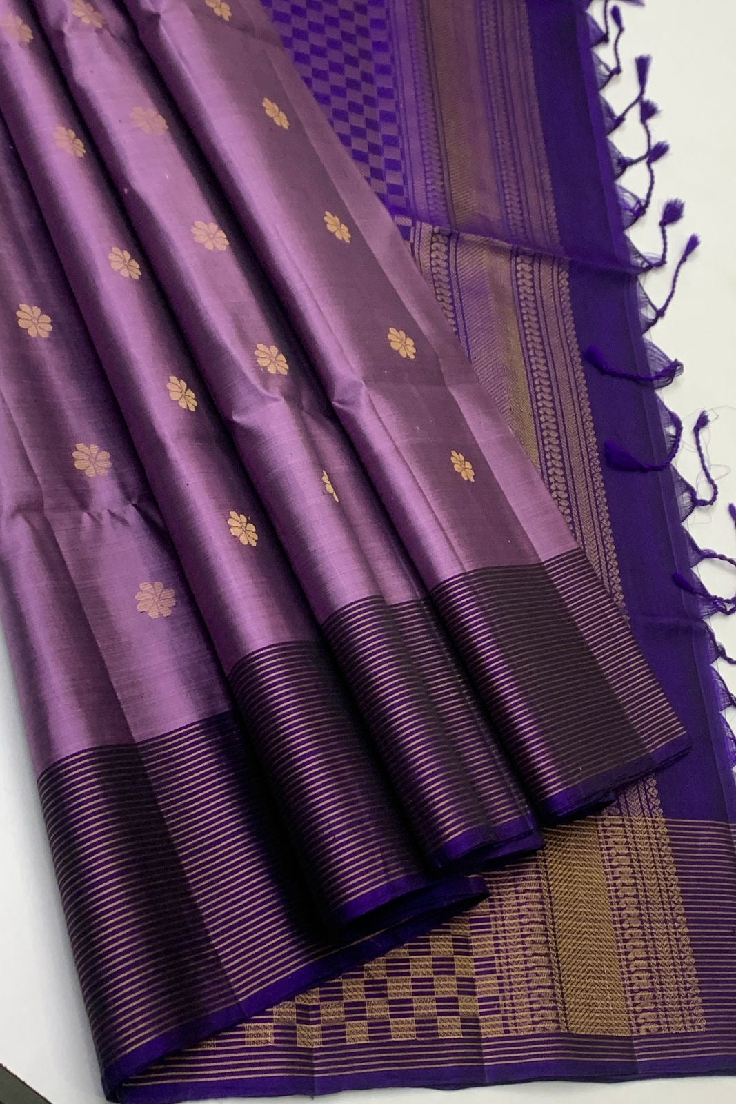 Classic Mauve & Violet Elegance Handloom Soft Silk Saree SS24584