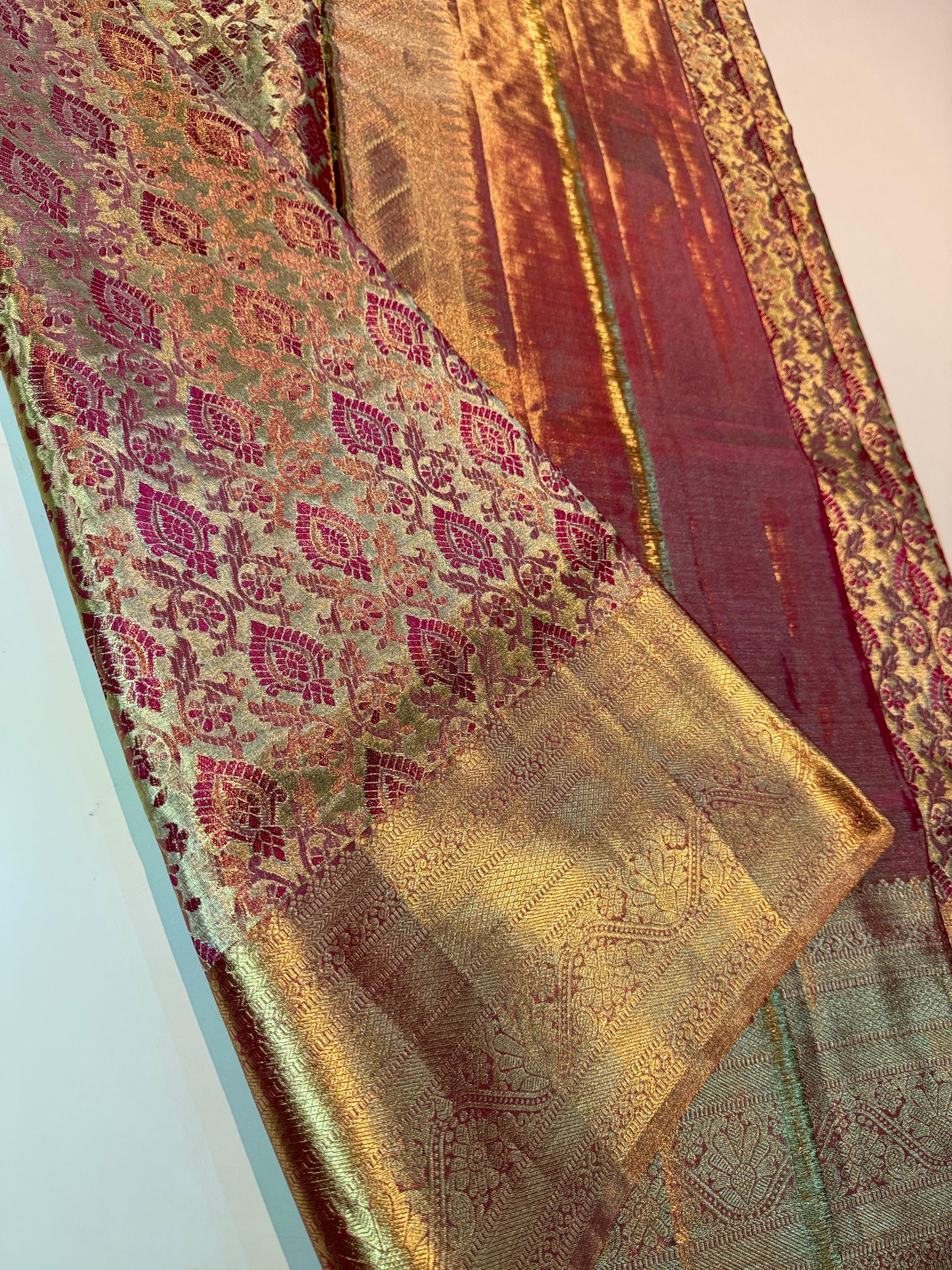 Classic Rose Gold Bridal Elegance Kanchipuram Handloom Silk Saree SS26293