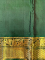 Load image into Gallery viewer, Classic Mirchi Red &amp; Dark Green 2gm Zari Elegance Kanchipuram Handloom Silk Saree SS27381
