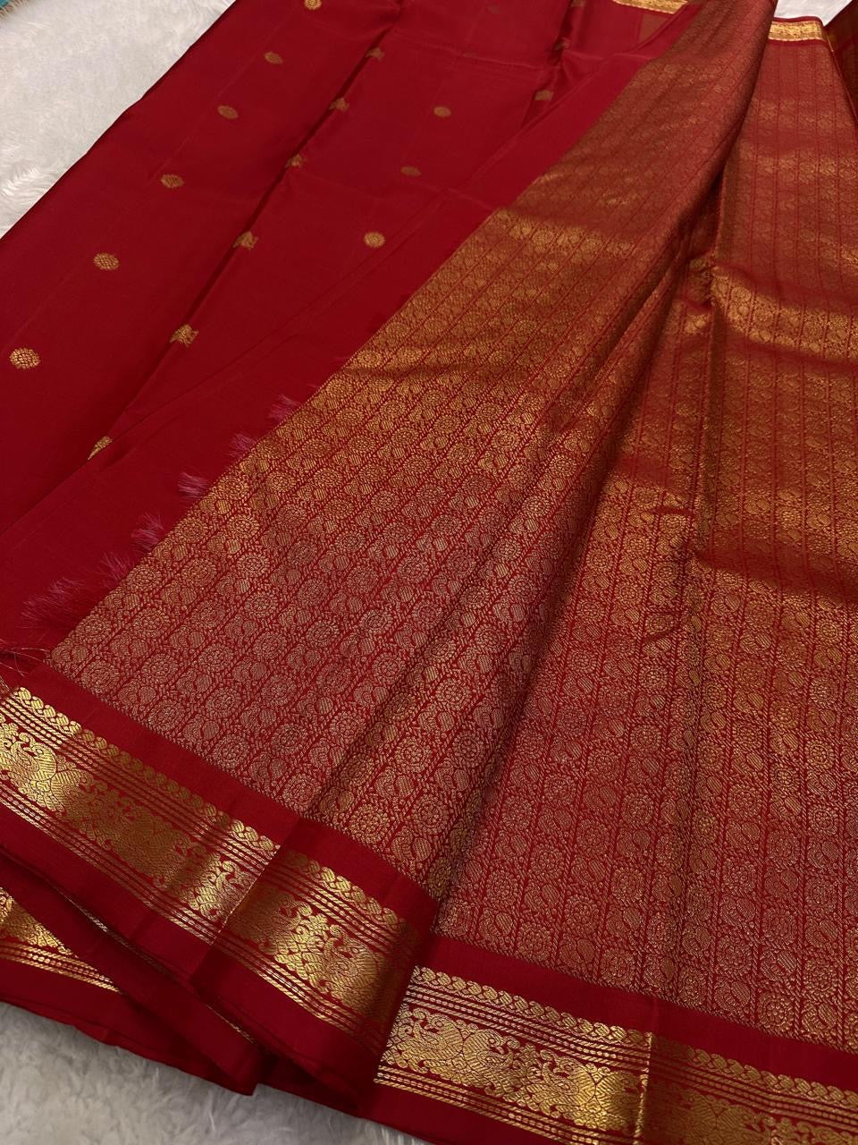 Classic Scarlet Red Elegance Kanchipuram Handloom Silk Saree SS24545