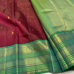 Load image into Gallery viewer, Classic Mahogany Red &amp; Green Vaira Oosi 2gm Zari Kanchipuram Handloom Silk Saree SS25938
