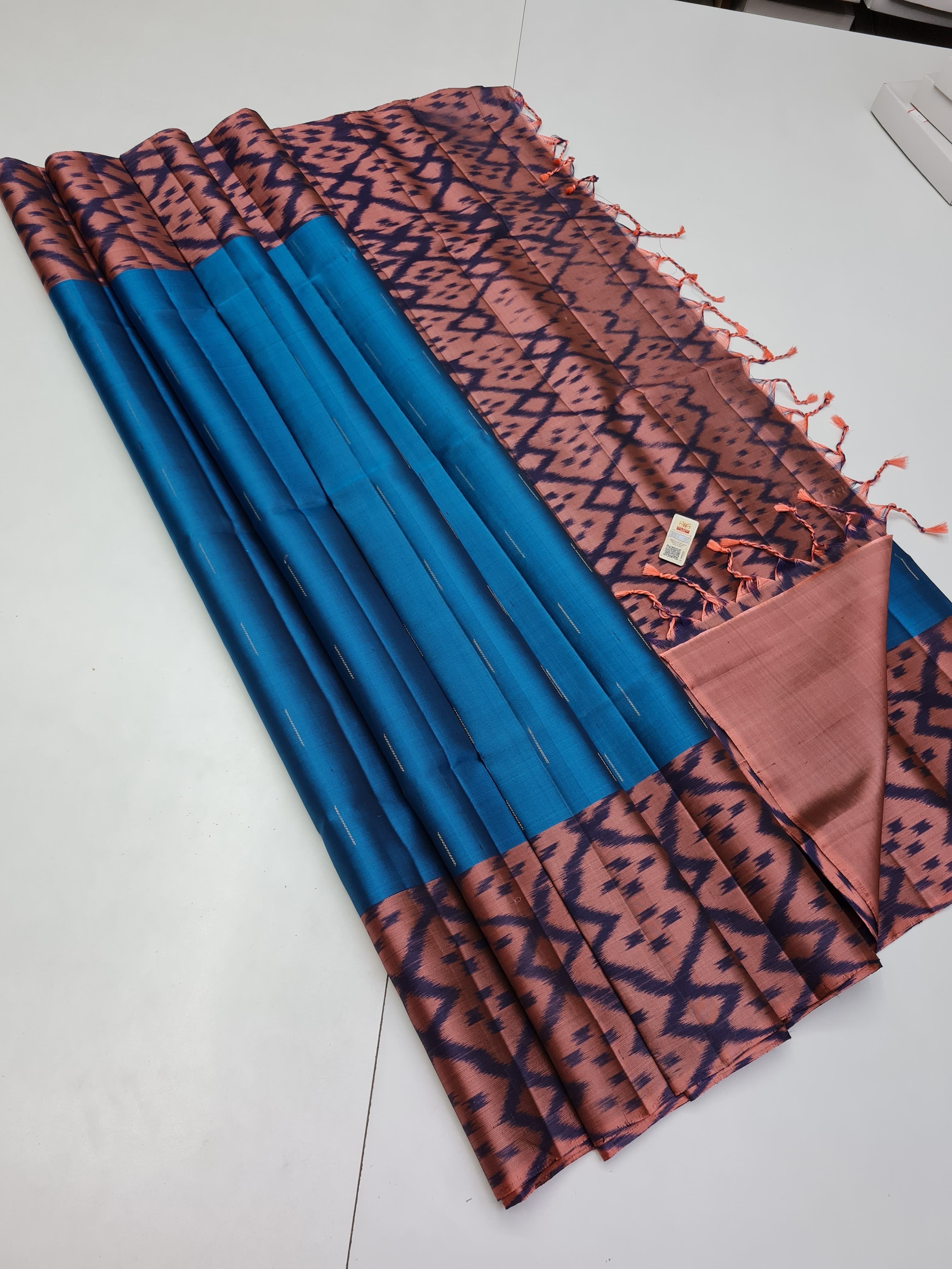 Dark Cerulean Blue & Peach Double Warp Elegance Kanchipuram Handloom Silk Saree SS20566