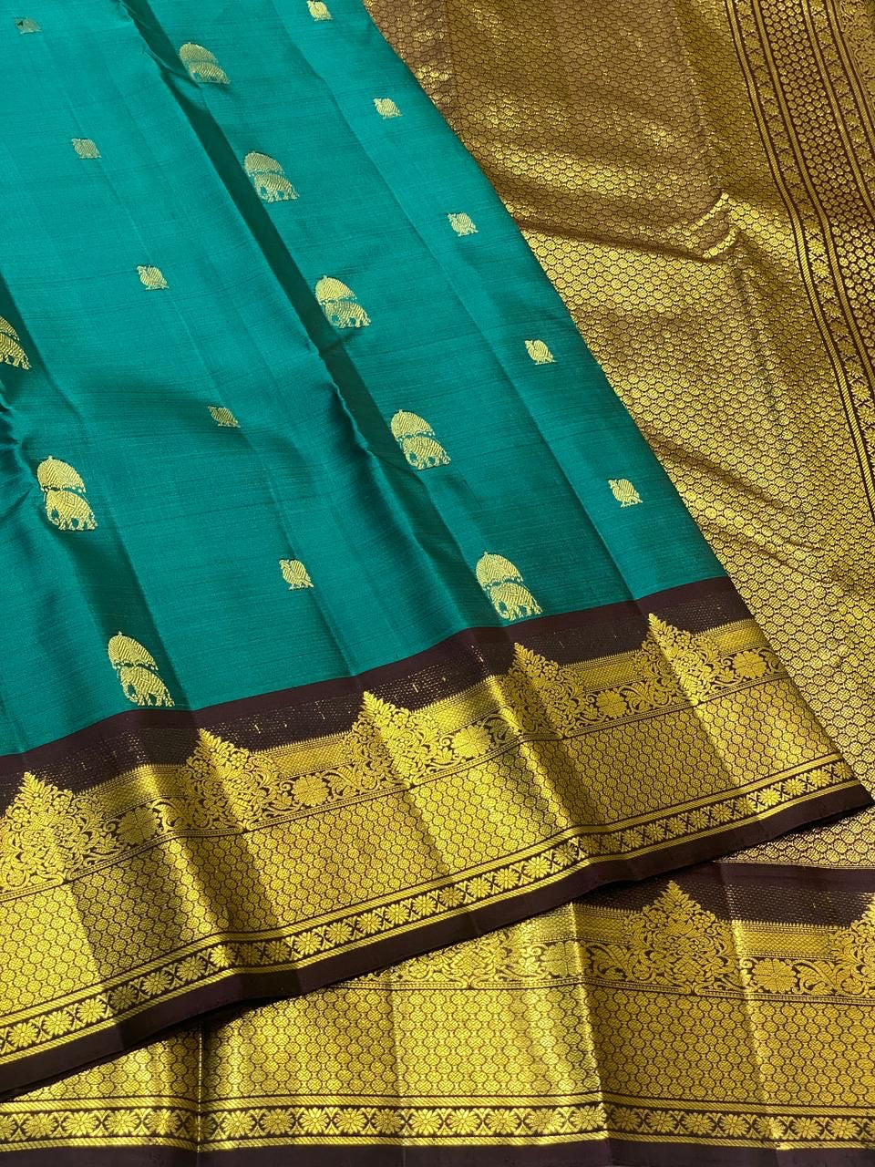 Classic Timber Green & Charcoal Black 2gm Zari Elegance Kanchipuram Handloom Silk Saree SS24698