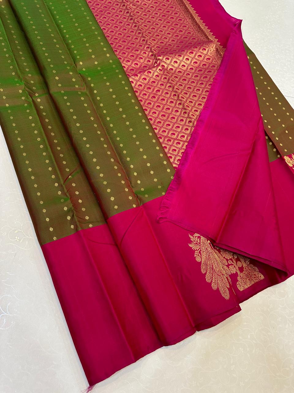 Classic Olive Green & Dark Pink Elegance Kanchipuram Handloom Silk Saree SS25339