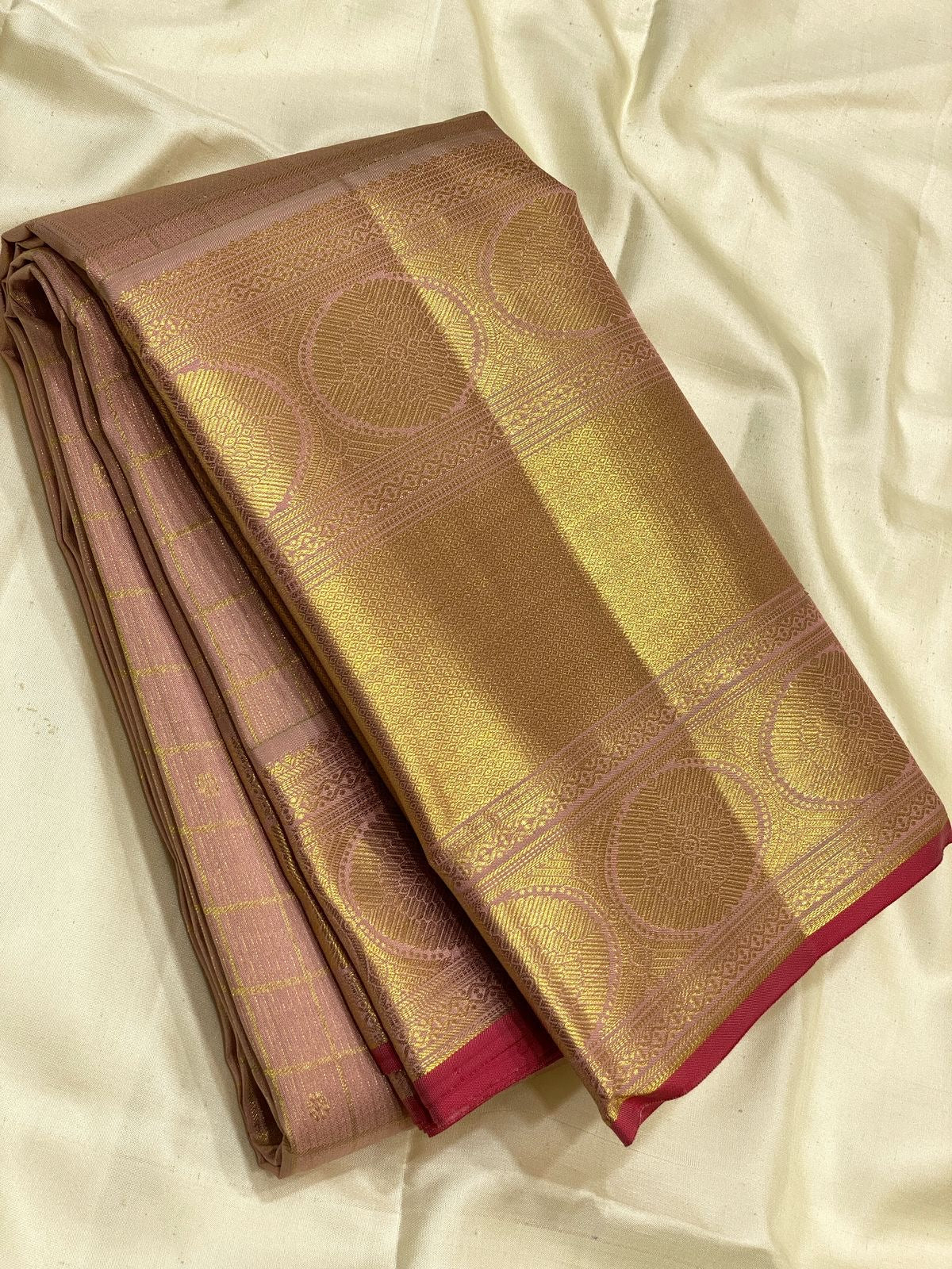 Classic Sunset Beige & Chilly Red 2gm Zari Bridal Elegance Kanchipuram Handloom Silk Saree SS24374