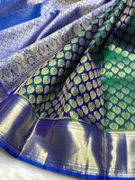 Load image into Gallery viewer, Classic Green &amp; Royal Blue 2gm Zari Bridal Elegance Kanchipuram Handloom Silk Saree SS25268
