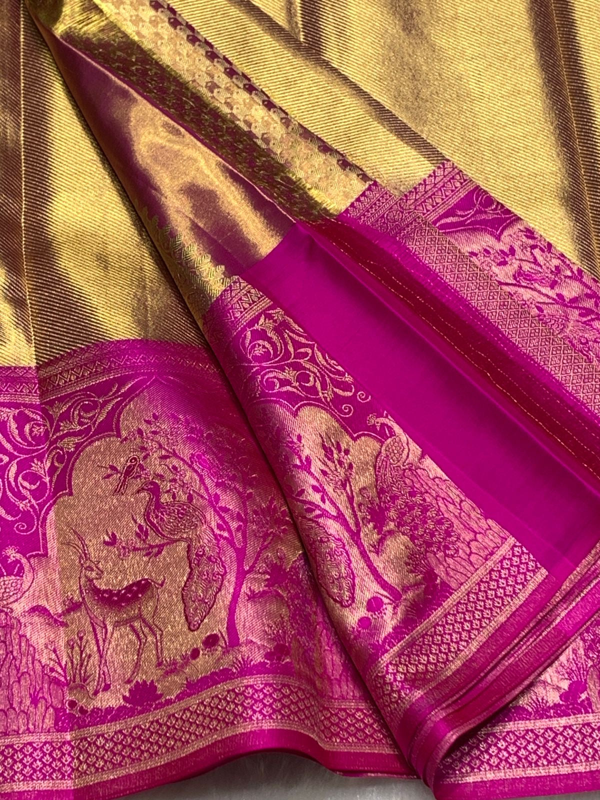 Classic Gold & Glow Purple Elegance Kanchipuram Handloom Silk Saree SS25435