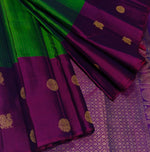 Load image into Gallery viewer, Classic Green &amp; Wine Red 2gm Zari Vaira Oosi Checks Elegance Kanchipuram Handloom Silk Saree SS27107
