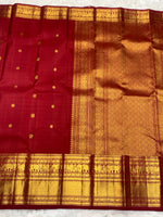 Load image into Gallery viewer, Classic Maroon Red 2gm Zari Bridal Elegance Kanchipuram Handloom Silk Saree SS28253
