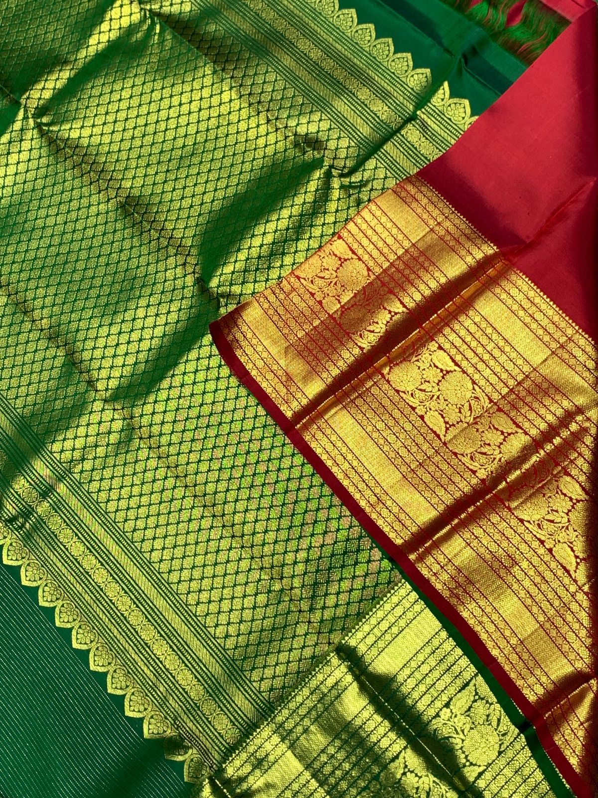 Classic Sacramento Green & Chilly Red 2gm Zari Bridal Elegance Kanchipuram Handloom Silk Saree SS25567
