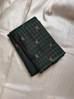 Load image into Gallery viewer, Classic Pine Green 4 gm Gold &amp; Silver Kanchipuram Handloom Silk Saree SS26088
