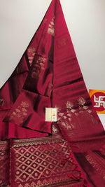 Load image into Gallery viewer, Classic Cherry Red Double Warp Elegance Handloom Soft Silk Saree SS26845
