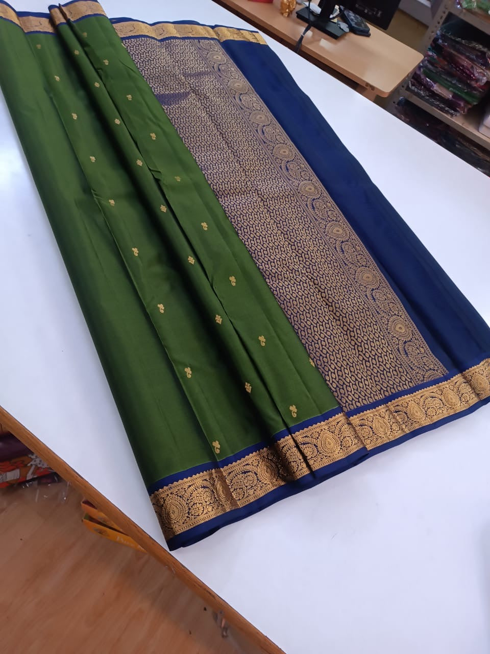 Classic Olive Green & Argan Blue Kanchipuram Handloom Silk Saree SS25870