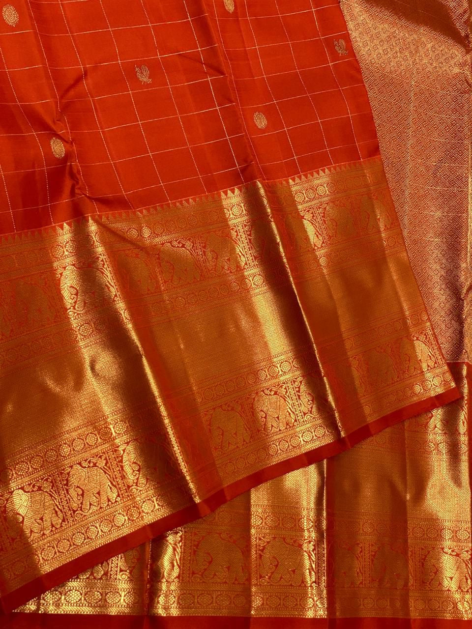 Classic Tangerine Orange 2gm Zari Vaira Oosi Checks Kanchipuram Handloom Silk Saree SS25898