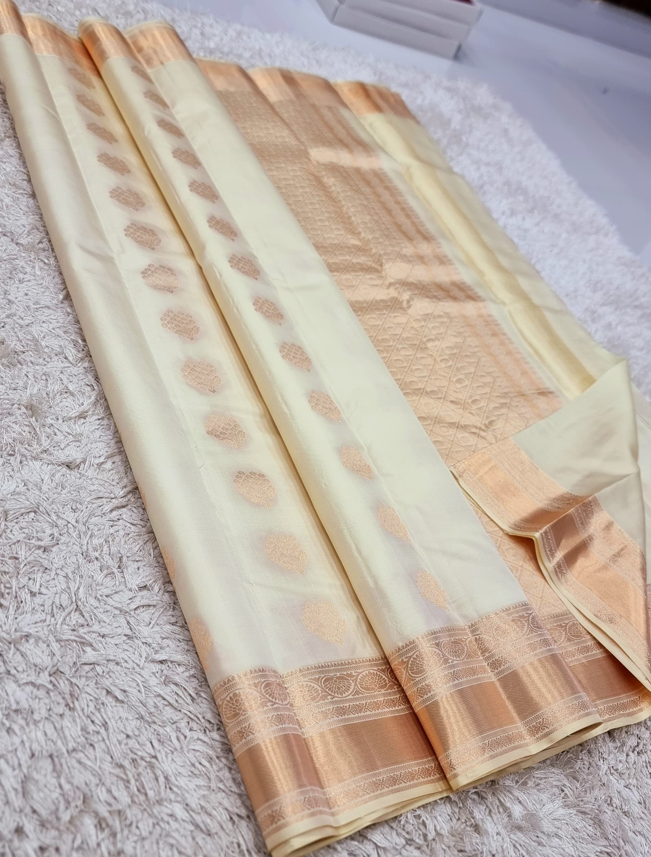 Classic Cream Elegance Kanchipuram Silk Saree SS23808