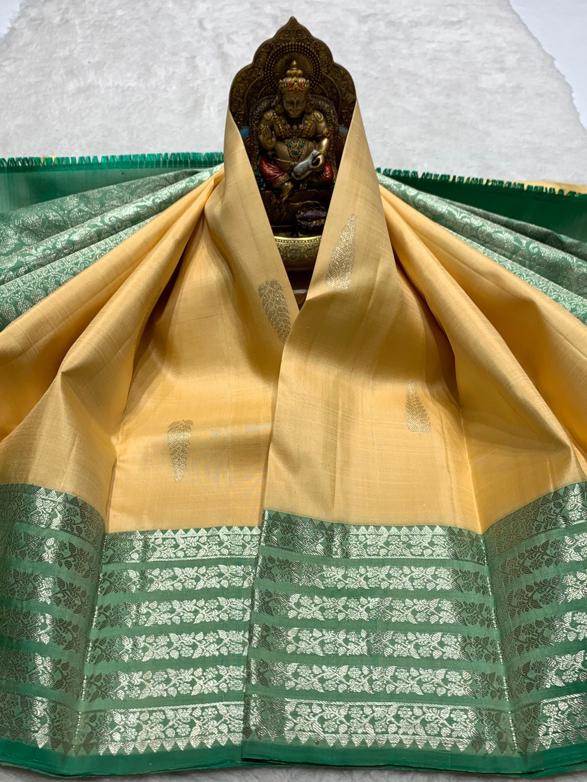 Classic Yellow & Jade Green 2gm Zari Kanchipuram Handloom Silk Saree SS25819