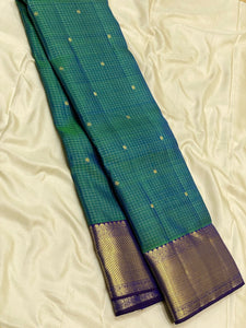 Classic Peacock Green 2gm Zari Vaira Oosi Checks Elegance Kanchipuram Handloom Silk Saree SS24742