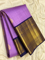 Load image into Gallery viewer, Classic Lavender &amp; Navy Blue 2gm Zari Vaira Oosi Checks Butta Kanchipuram Handloom Silk Saree SS26319
