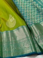Load image into Gallery viewer, Classic Spring Green &amp; Ice Blue 2gm Zari Elegance Kanchipuram Handloom Silk Saree SS25311

