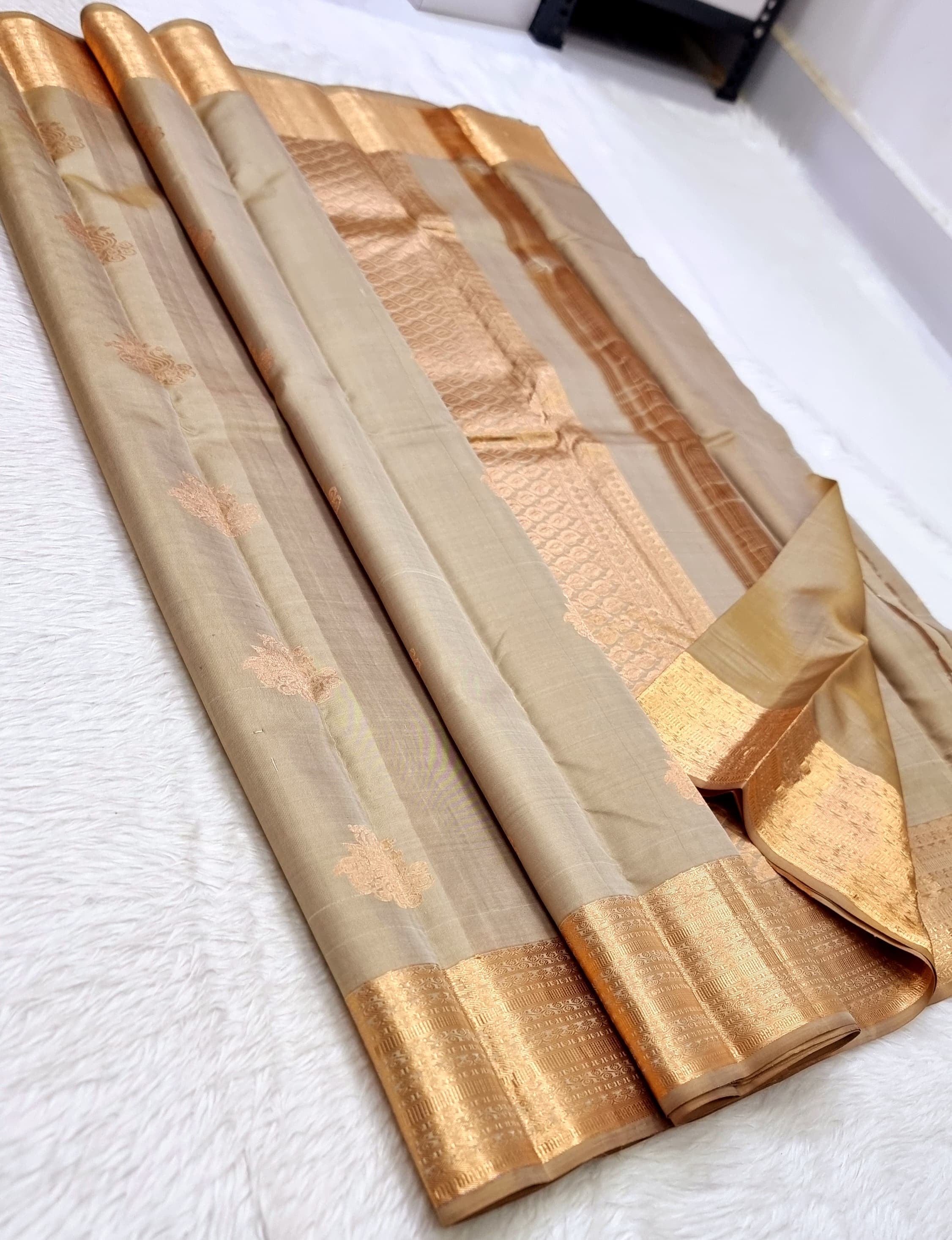 Classic Mud Grey Elegance Kanchipuram Silk Saree SS23811